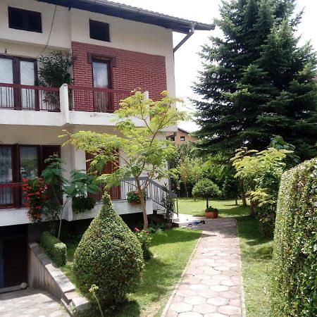 Bus Station Hostel Peje Exterior photo
