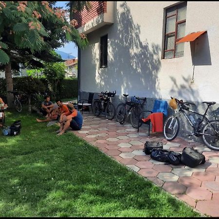 Bus Station Hostel Peje Exterior photo